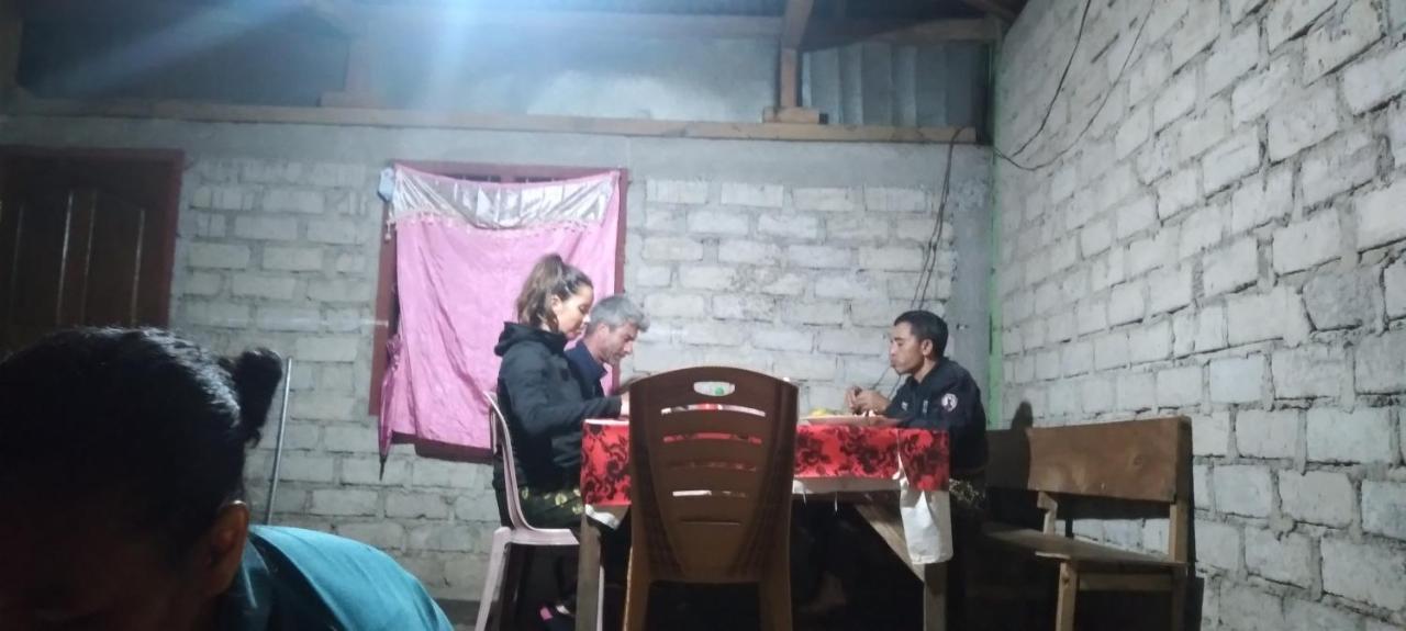 Karleta Homestay Рутенг Экстерьер фото