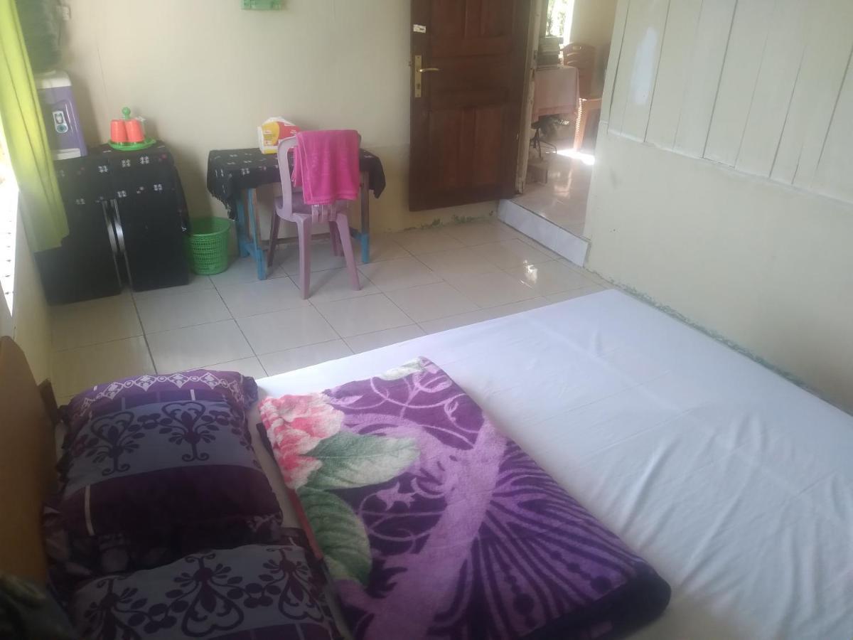 Karleta Homestay Рутенг Экстерьер фото