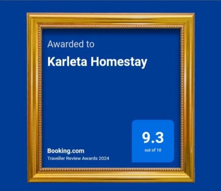 Karleta Homestay Рутенг Экстерьер фото