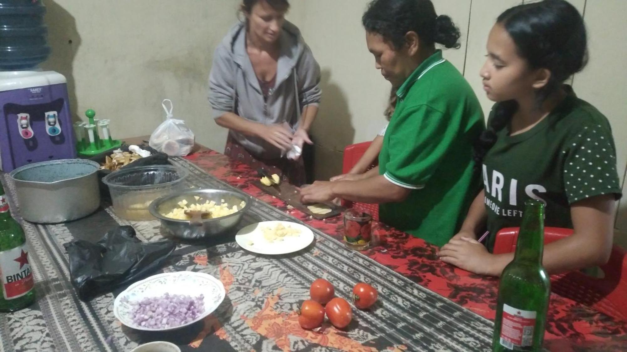 Karleta Homestay Рутенг Экстерьер фото
